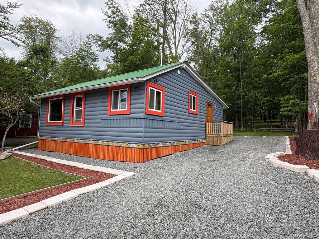 15 W Delaware Place, Bethel, NY 12720