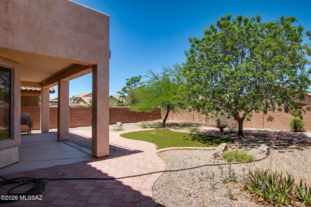 180 W Calle Paso Suave, Sahuarita, AZ 85629