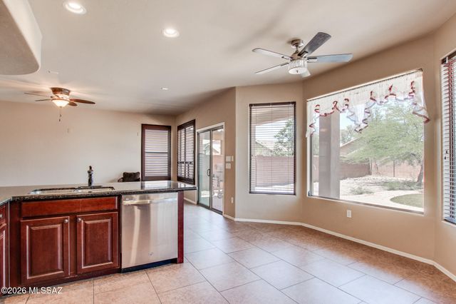 180 W Calle Paso Suave, Sahuarita, AZ 85629
