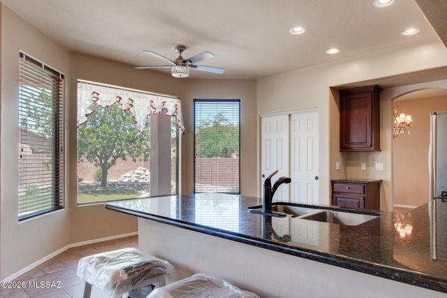 180 W Calle Paso Suave, Sahuarita, AZ 85629