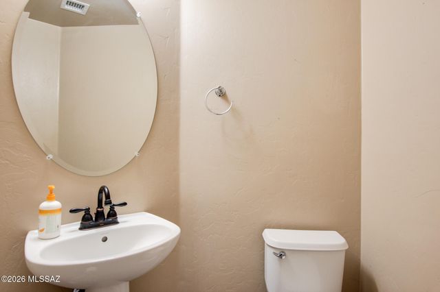 180 W Calle Paso Suave, Sahuarita, AZ 85629