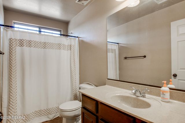 180 W Calle Paso Suave, Sahuarita, AZ 85629