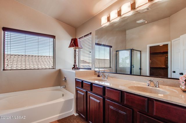 180 W Calle Paso Suave, Sahuarita, AZ 85629