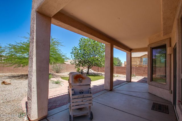 180 W Calle Paso Suave, Sahuarita, AZ 85629