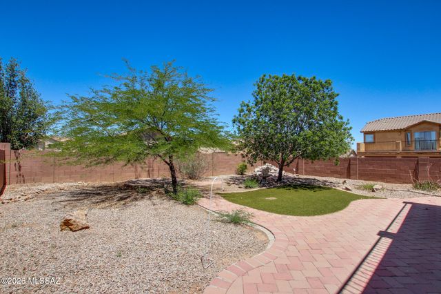 180 W Calle Paso Suave, Sahuarita, AZ 85629