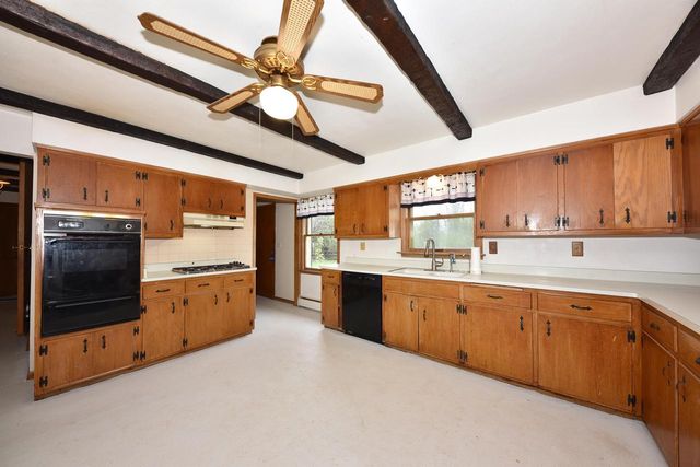 7526 County Line ROAD, Mequon, WI 53092