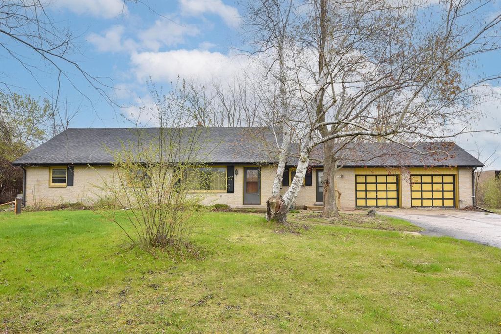 7526 County Line ROAD, Mequon, WI 53092