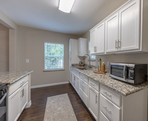 2705 Yucca Avenue, Fort Worth, TX 76111