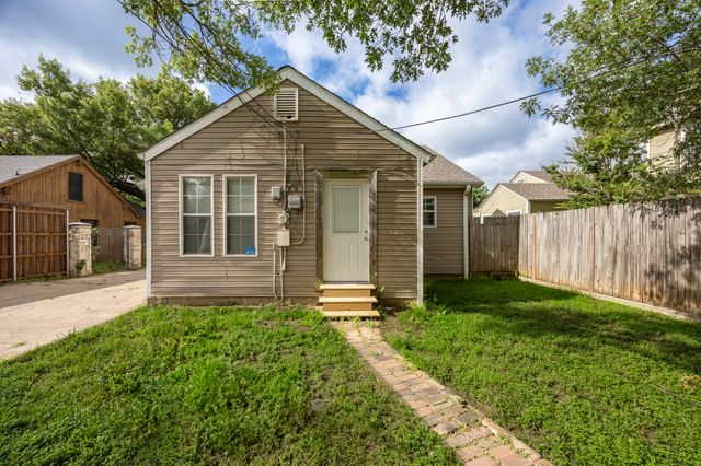 2705 Yucca Avenue, Fort Worth, TX 76111