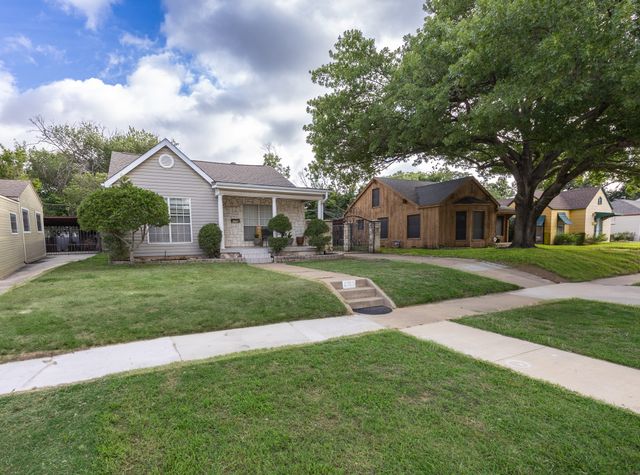 2705 Yucca Avenue, Fort Worth, TX 76111