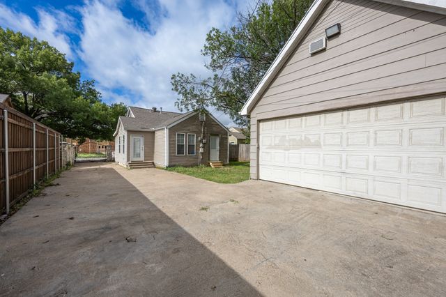 2705 Yucca Avenue, Fort Worth, TX 76111