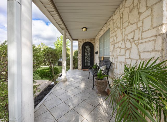 2705 Yucca Avenue, Fort Worth, TX 76111