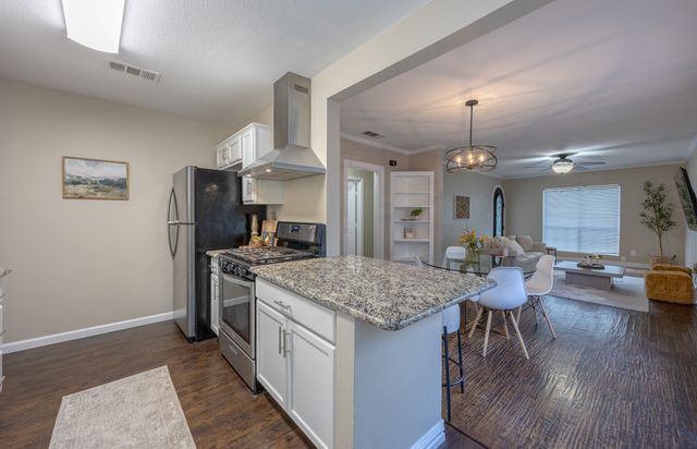 2705 Yucca Avenue, Fort Worth, TX 76111