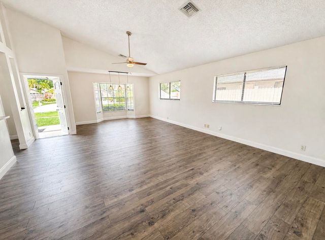 22750 Pickerel Circle, Boca Raton, FL 33428