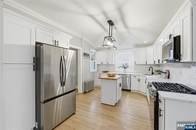 23 Center Avenue, Little Falls, NJ 07424