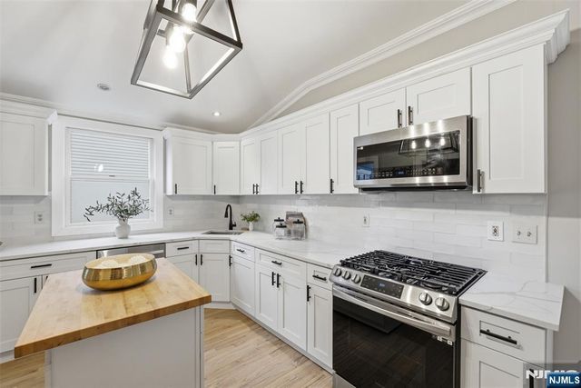 23 Center Avenue, Little Falls, NJ 07424
