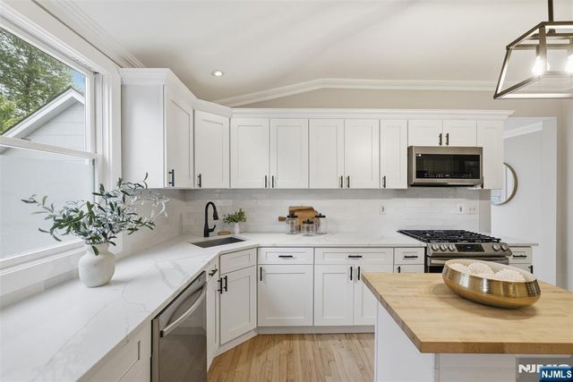 23 Center Avenue, Little Falls, NJ 07424