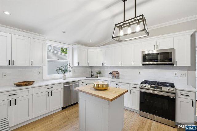 23 Center Avenue, Little Falls, NJ 07424