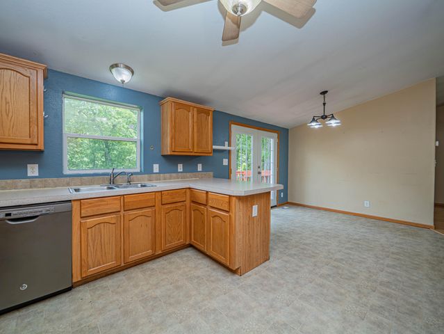 2525 E CLAYS FORK RD, Columbia, MO 65202