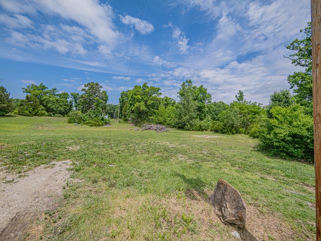 2525 E CLAYS FORK RD, Columbia, MO 65202