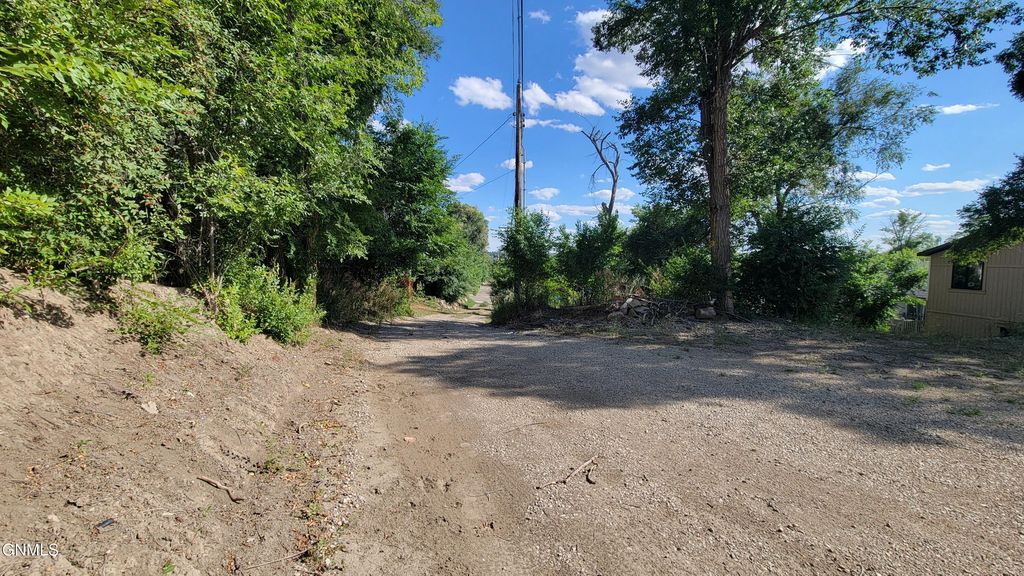 506 4th Avenue NE, Mandan, ND 58554 photo 4