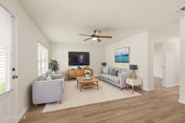 106 Rue Nuage, Carencro, LA 70520