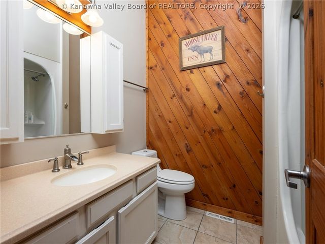 21 Chemar Drive, Hurricane, WV 25526