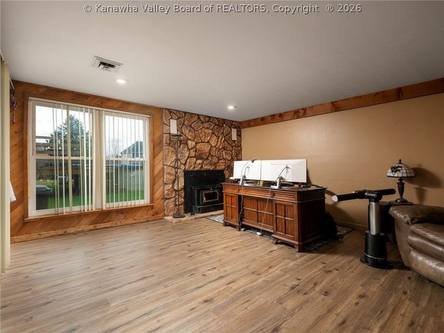 21 Chemar Drive, Hurricane, WV 25526