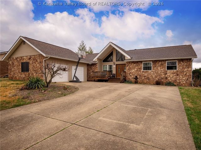 21 Chemar Drive, Hurricane, WV 25526