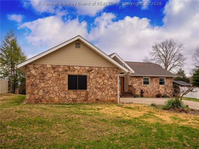 21 Chemar Drive, Hurricane, WV 25526