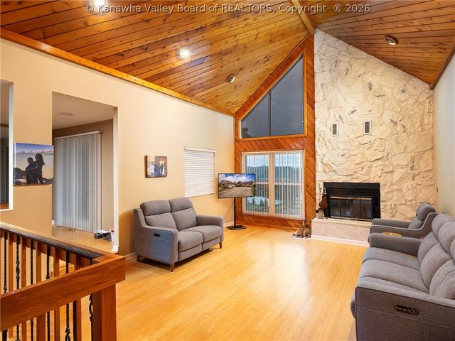 21 Chemar Drive, Hurricane, WV 25526