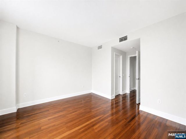 8100 River Road 905, North Bergen, NJ 07047