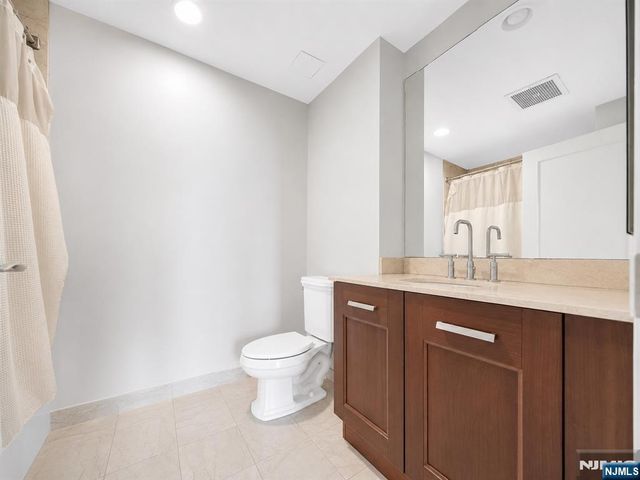 8100 River Road 905, North Bergen, NJ 07047