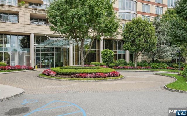 8100 River Road 905, North Bergen, NJ 07047