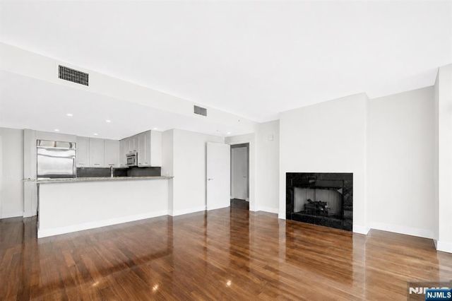 8100 River Road 905, North Bergen, NJ 07047
