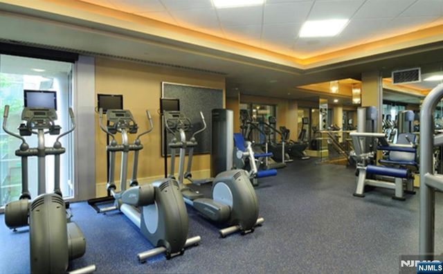 8100 River Road 905, North Bergen, NJ 07047