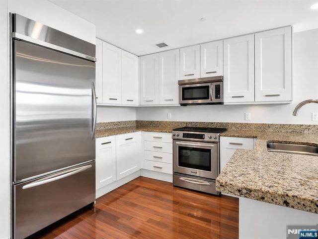 8100 River Road 905, North Bergen, NJ 07047