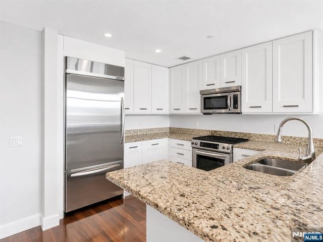 8100 River Road 905, North Bergen, NJ 07047