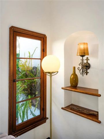 1705 S Genesee, Los Angeles, CA 90019