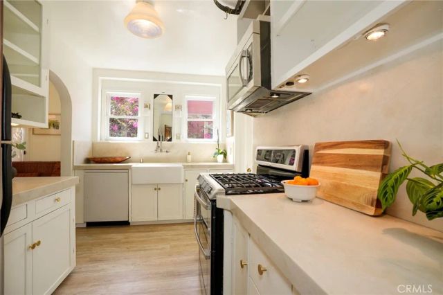 1705 S Genesee, Los Angeles, CA 90019