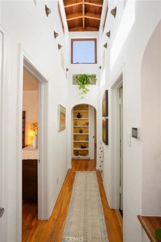 1705 S Genesee, Los Angeles, CA 90019