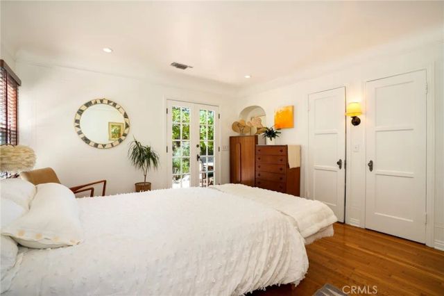 1705 S Genesee, Los Angeles, CA 90019