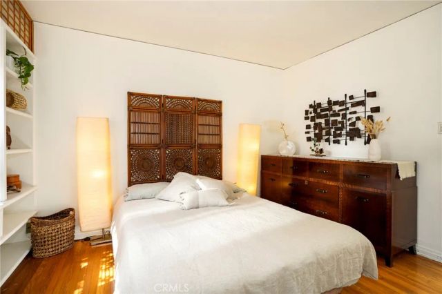 1705 S Genesee, Los Angeles, CA 90019