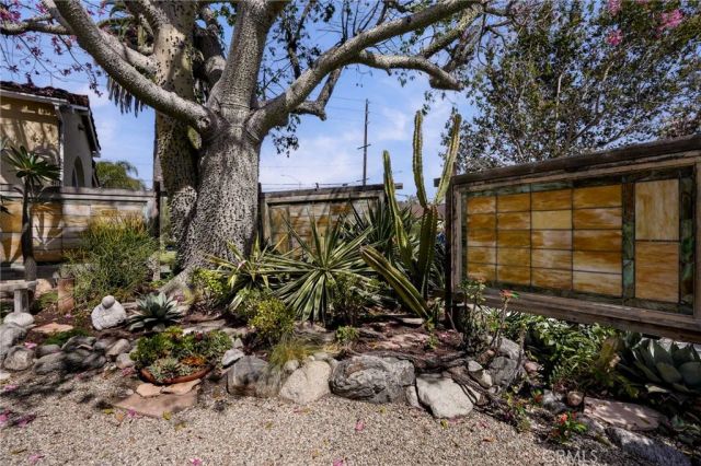 1705 S Genesee, Los Angeles, CA 90019