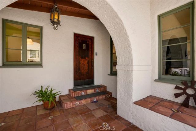 1705 S Genesee, Los Angeles, CA 90019
