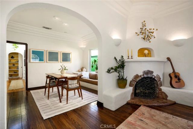 1705 S Genesee, Los Angeles, CA 90019