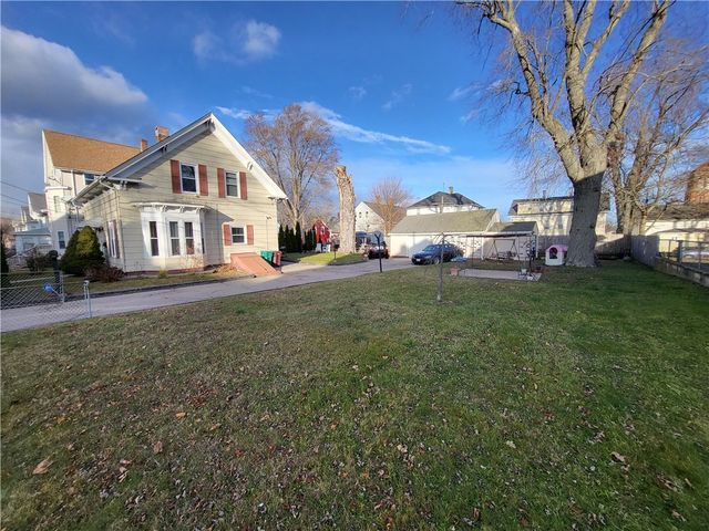 123 4th Avenue, Woonsocket, RI 02895