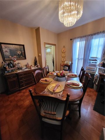 123 4th Avenue, Woonsocket, RI 02895