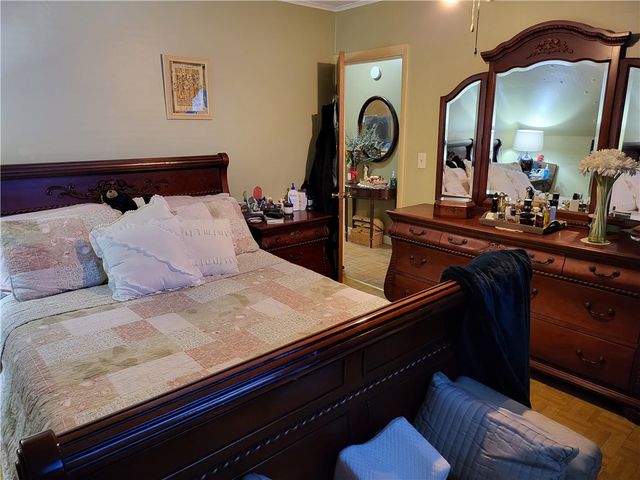 123 4th Avenue, Woonsocket, RI 02895