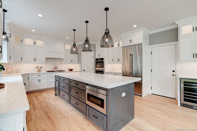 96 Crosby Road, Glastonbury, CT 06033